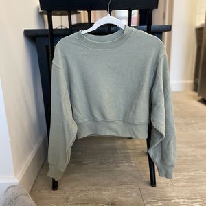 Forever 21 cropped crewneck sweatshirt